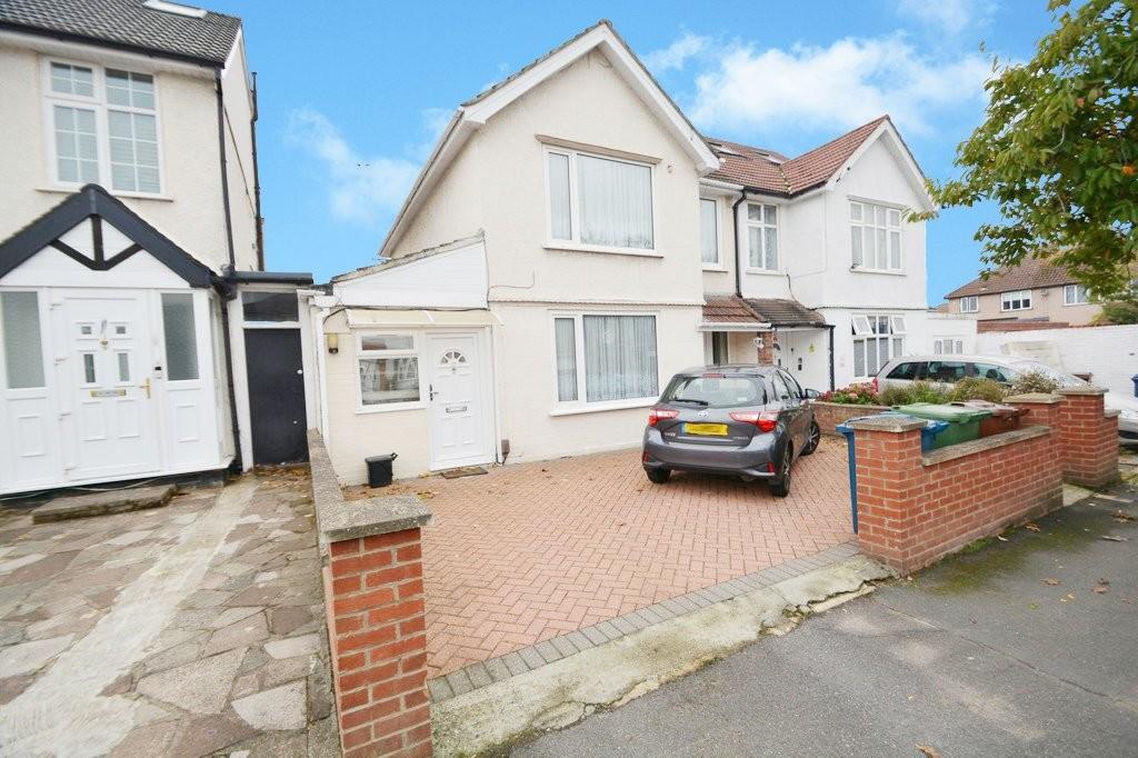 Wood End Avenue, South Harrow, HA2 8NX 1 bed ground floor £1,195 pcm (£276 pw)
