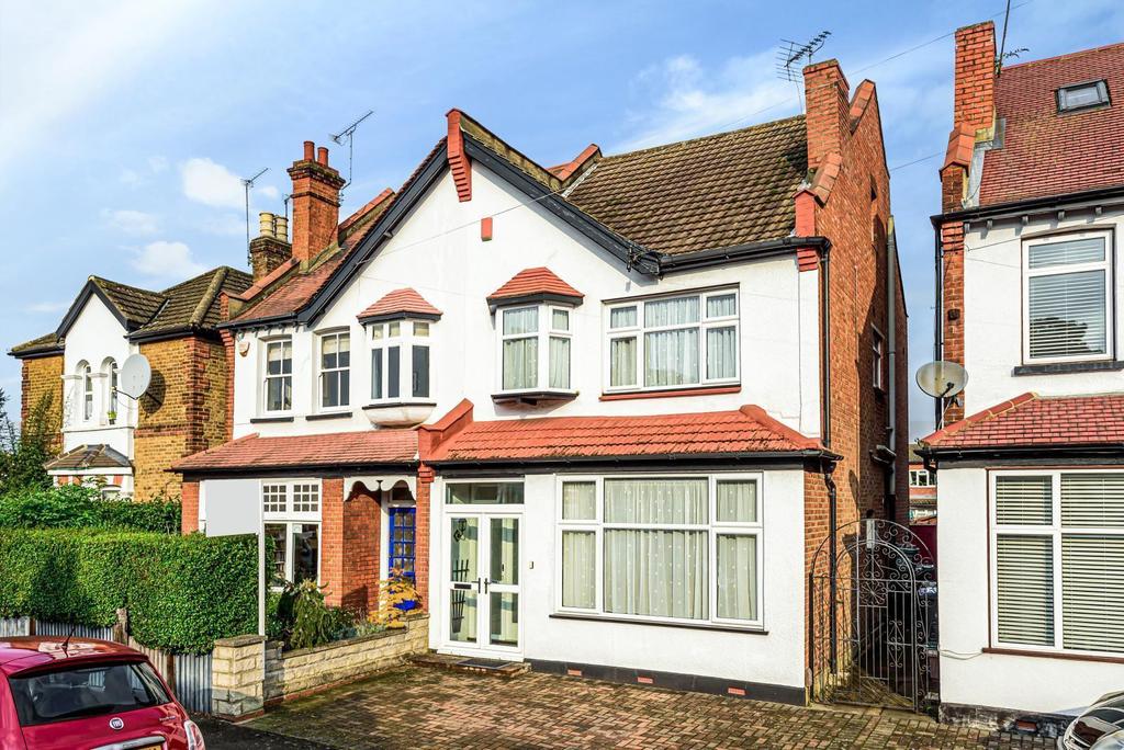 Cambridge Road, New Malden, KT3 3 bed semidetached house £2,200 pcm