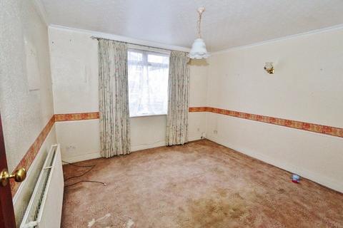 41 Globe Road, Hornchurch, RM11 1BW
