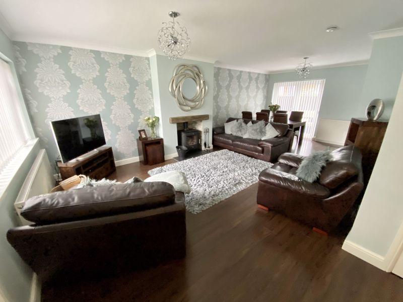 Malcolm Drive, Fairfield, Stockton, TS19 8TJ 4 bed semidetached house £220,000