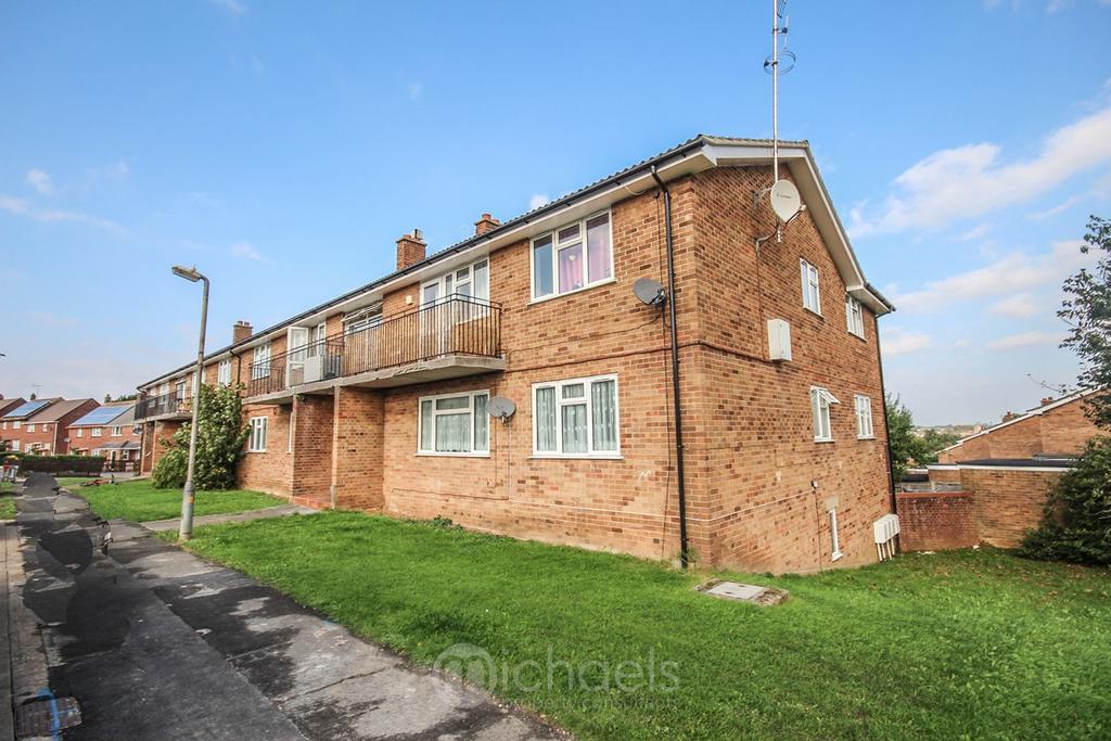 White Horse Avenue, Halstead, CO9 2 bed flat £155,000