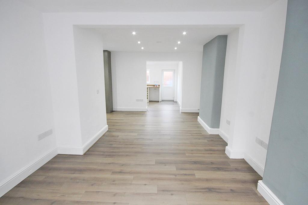 Earl Street, Warrington, WA2 2 bed end of terrace house £750 pcm (£