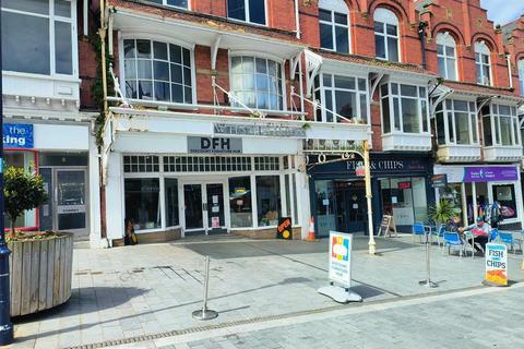 Hairdresser and barber shop to rent, Station Road, Colwyn Bay, Conwy, LL29 8BU