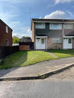 2 bedroom end of terrace house to rent, Ray Mill Road West, Maidenhead