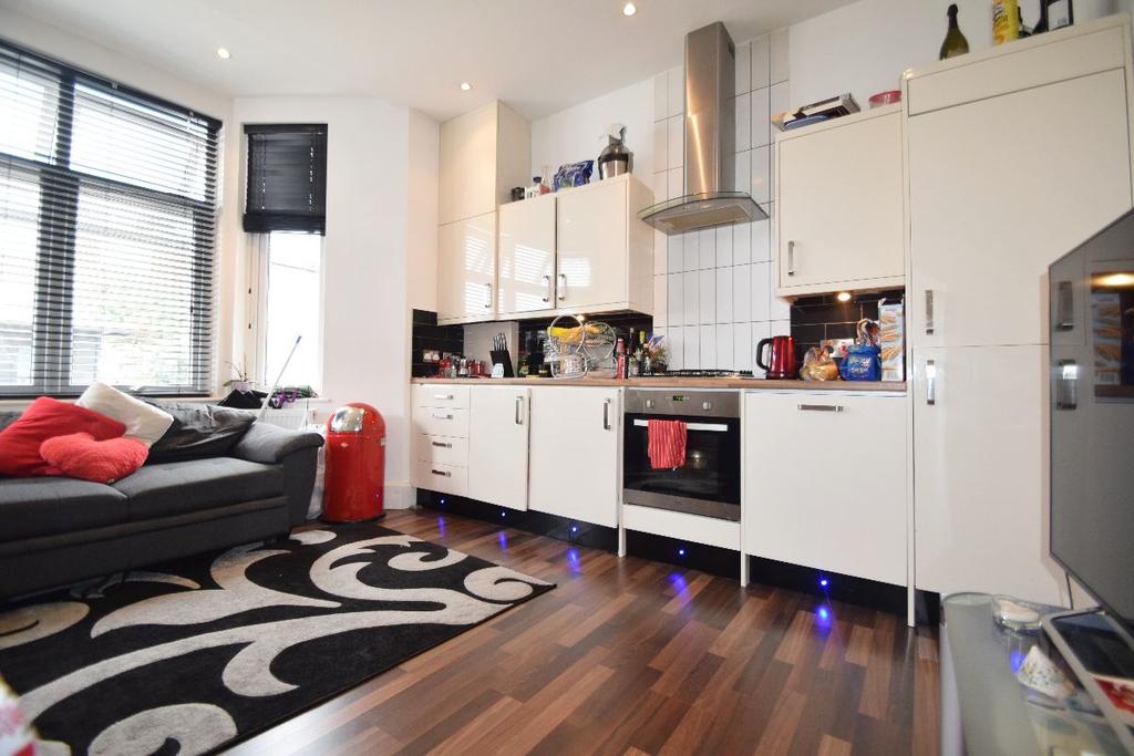 Thornton Avenue, Streatham Hill, SW2 Studio £1,049 pcm (£242 pw)