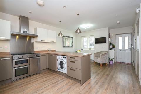 6 Mole Place, West Molesey, KT8 2AG