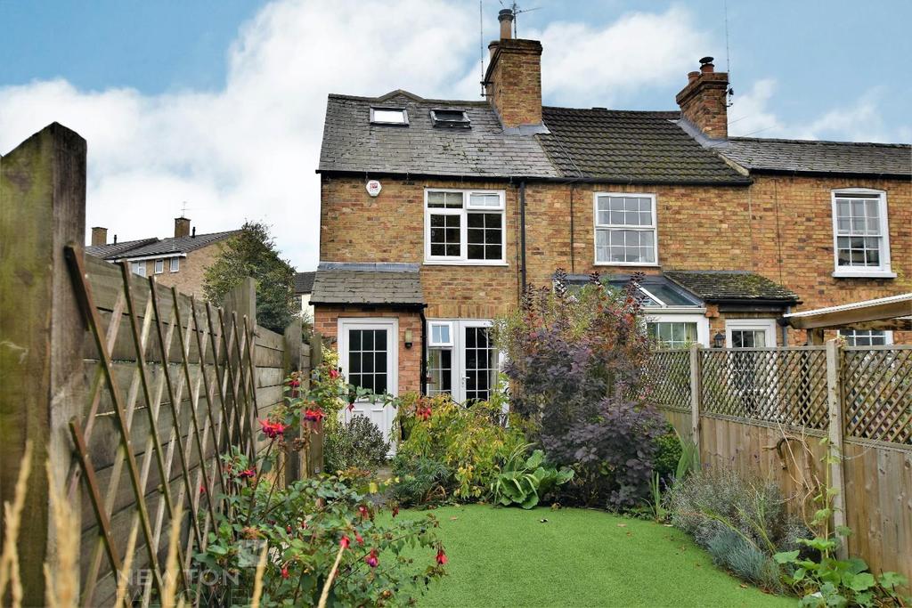 Empingham Road, Stamford 3 bed end of terrace house £350,000