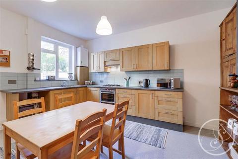 2a Bank View, Leeds, LS7 2EX