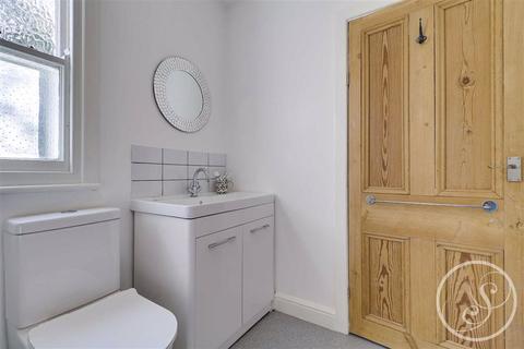 2a Bank View, Leeds, LS7 2EX