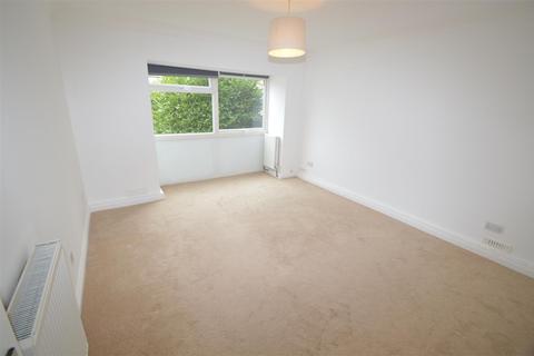2 bedroom ground floor flat for sale - Malmesbury Road, South Woodford E18