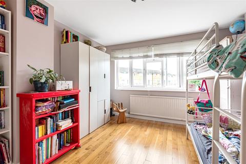 3 Timbercroft, Epsom, KT19 0TH