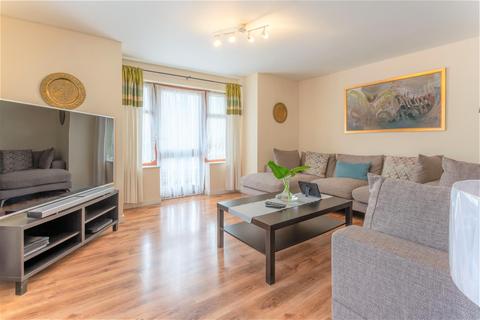 67 Walnut Road, London, E10 5TR
