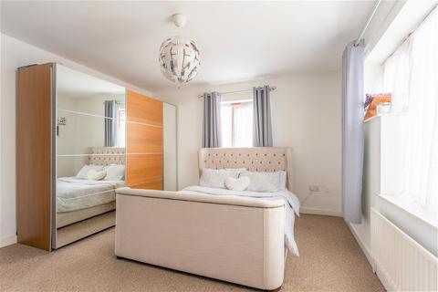 67 Walnut Road, London, E10 5TR