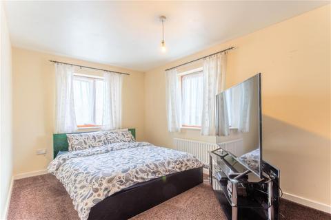 67 Walnut Road, London, E10 5TR