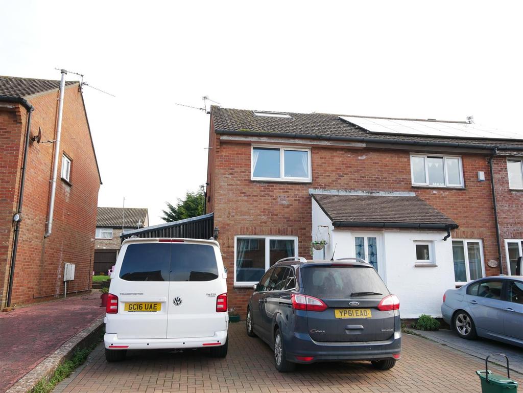 Conybeare Road, Sully, Penarth 4 bed semidetached house £237,500