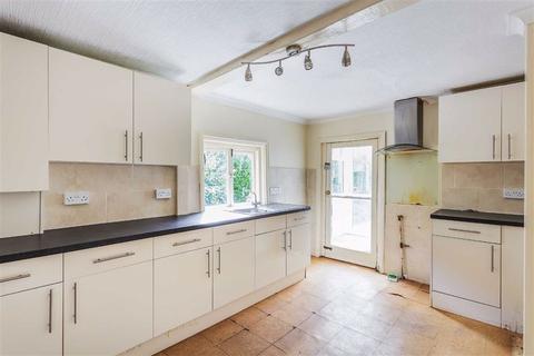 20 Beadles Lane, Oxted, RH8 9JJ