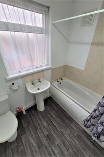 2 bedroom flat to rent, 10 a Danum Road, Doncaster