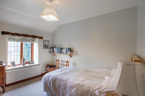 Oak Cottage, 7 Downing Row, Hathersage, Hope Valley, S32 1AT