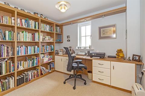 24 Glebe Park, Eyam, Hope Valley, S32 5RH