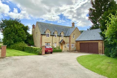 12 Deanshanger Road, Wicken, Milton Keynes, MK19 6BS