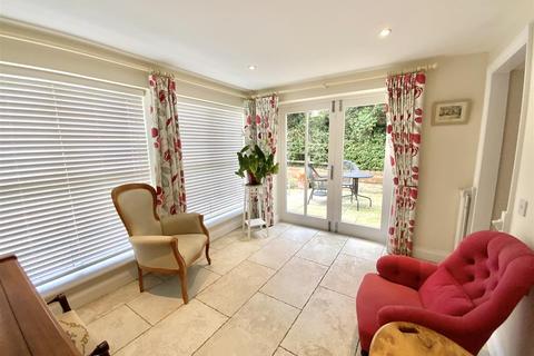 12 Deanshanger Road, Wicken, Milton Keynes, MK19 6BS