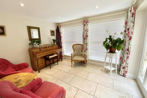 12 Deanshanger Road, Wicken, Milton Keynes, MK19 6BS