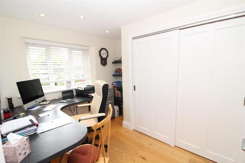 12 Deanshanger Road, Wicken, Milton Keynes, MK19 6BS