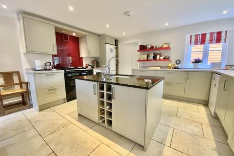 12 Deanshanger Road, Wicken, Milton Keynes, MK19 6BS