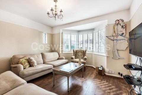 10 Devonshire Road, London, NW7 1LL