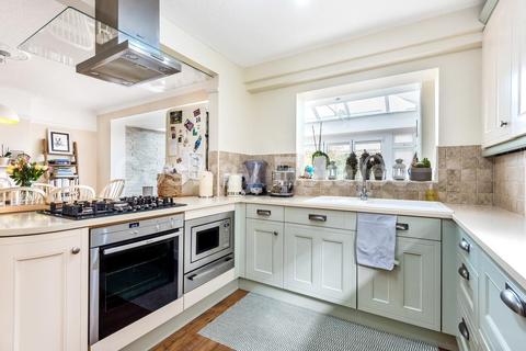 10 Devonshire Road, London, NW7 1LL