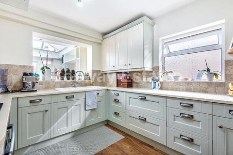 10 Devonshire Road, London, NW7 1LL