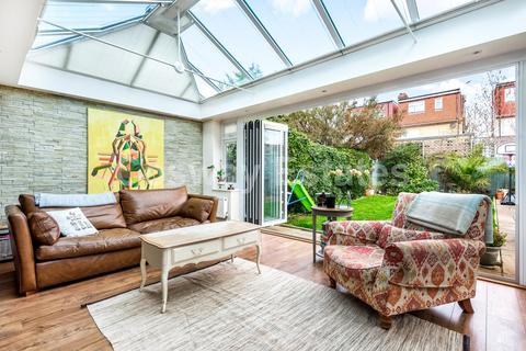 10 Devonshire Road, London, NW7 1LL