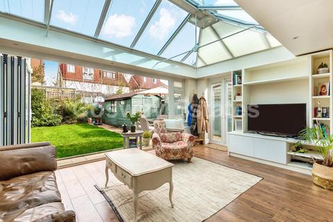 10 Devonshire Road, London, NW7 1LL