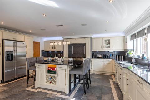 Heyes House, 9 Doncaster Road, Braithwell, Rotherham, S66 7BB