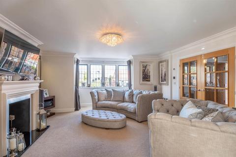 Heyes House, 9 Doncaster Road, Braithwell, Rotherham, S66 7BB