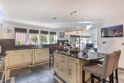 Heyes House, 9 Doncaster Road, Braithwell, Rotherham, S66 7BB