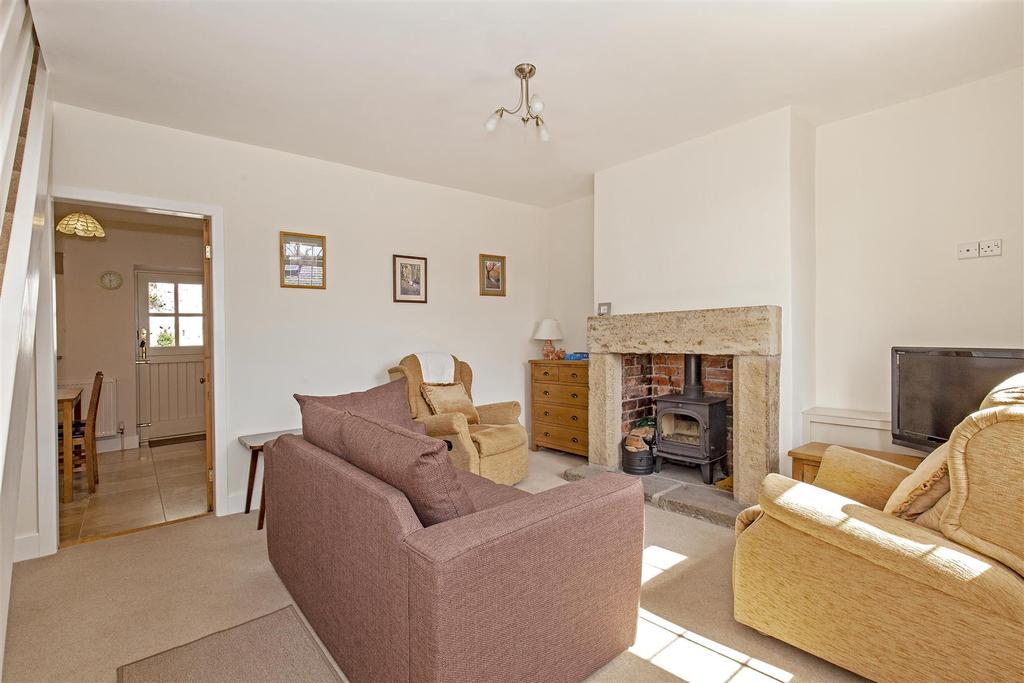 Alma Road, Tideswell, Buxton 2 bed terraced house £225,000