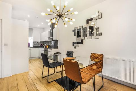 12 North Street, Carshalton, SM5 2HU