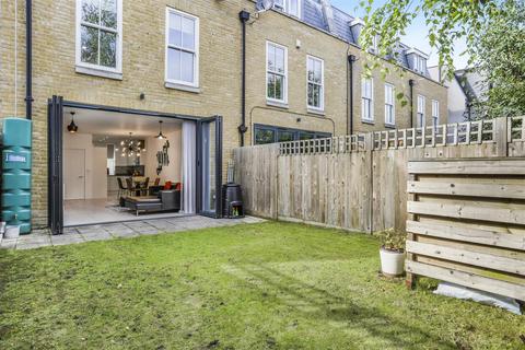 12 North Street, Carshalton, SM5 2HU