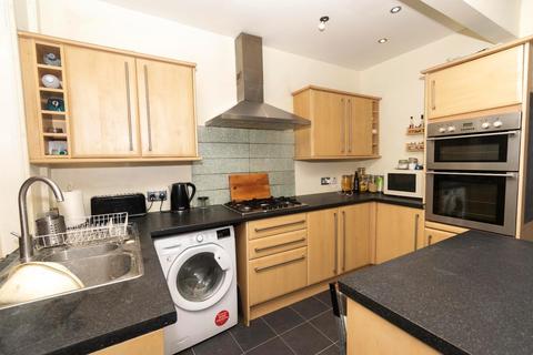 48 Carrbottom Road, Greengates, Bradford, BD10 0BD