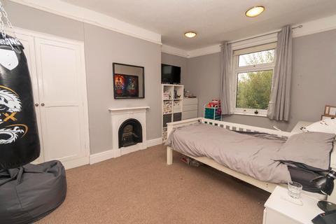 48 Carrbottom Road, Greengates, Bradford, BD10 0BD