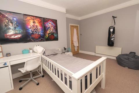 48 Carrbottom Road, Greengates, Bradford, BD10 0BD