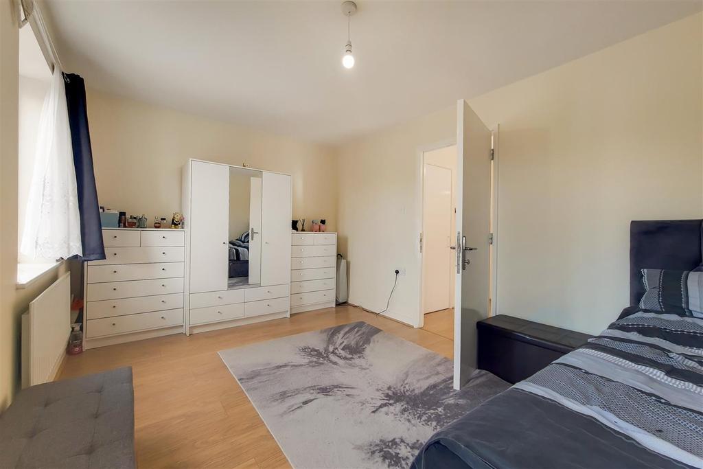 12 Main Bedroom-1.jpg
