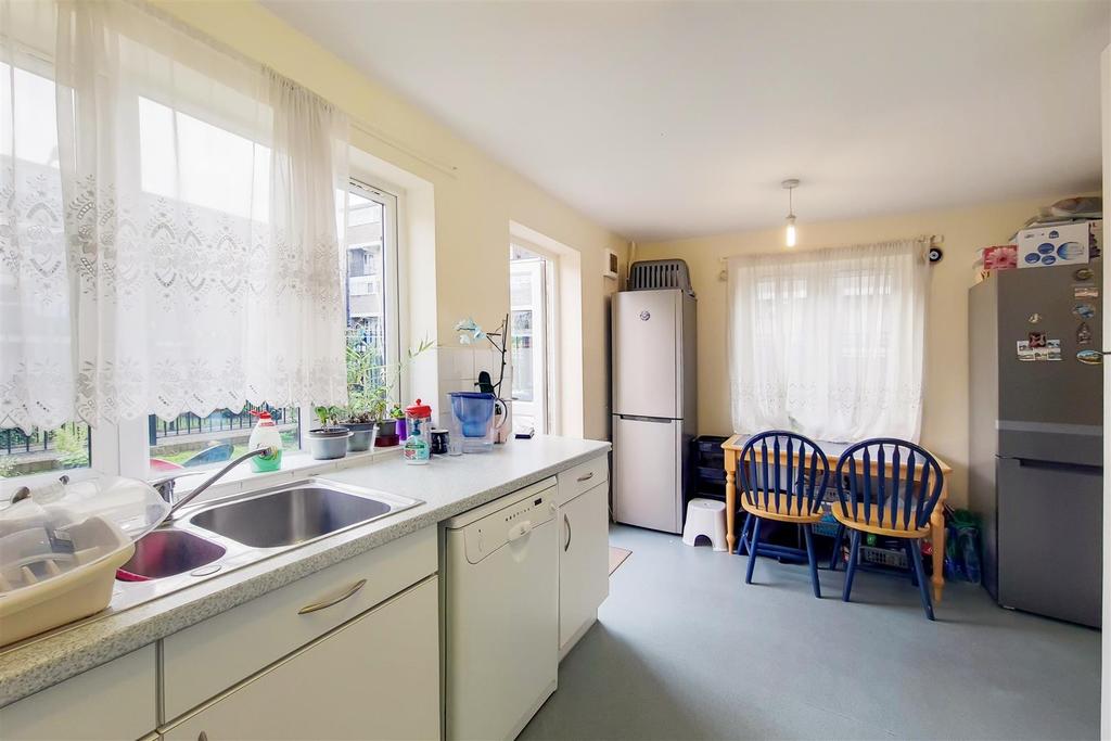 4 Kitchen-1.jpg