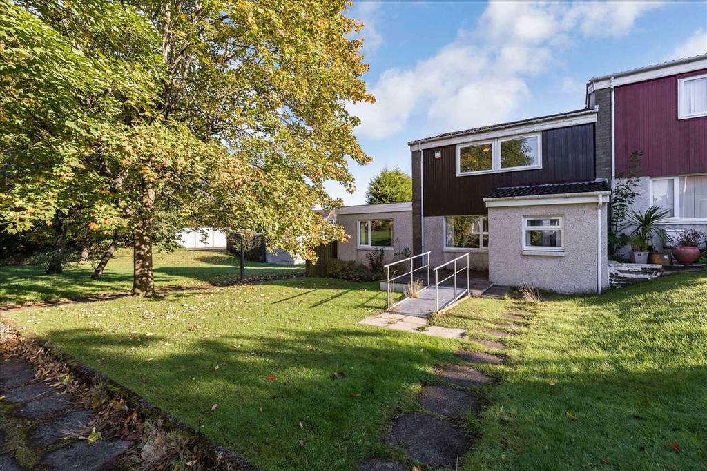 Stobo, Calderwood, EAST KILBRIDE 2 bed end of terrace house £140,000