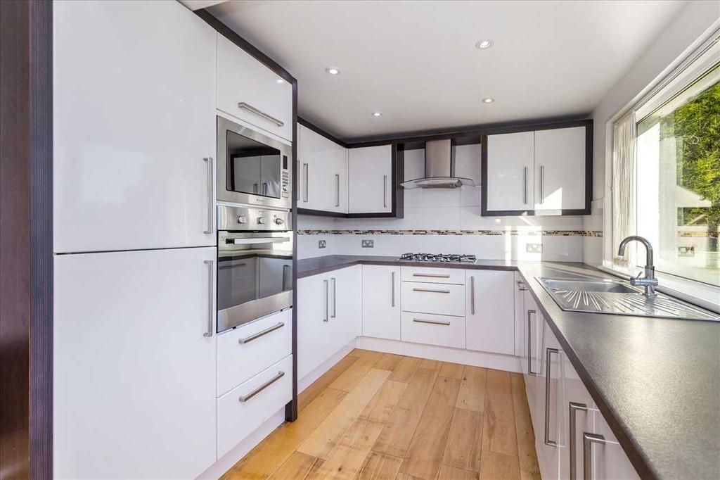 Stobo, Calderwood, EAST KILBRIDE 2 bed end of terrace house £140,000