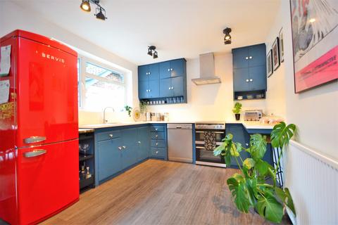 8 Hocombe Drive, Chandler's Ford, Eastleigh, SO53 5QE