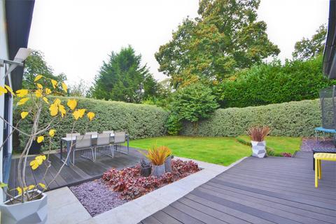 8 Hocombe Drive, Chandler's Ford, Eastleigh, SO53 5QE