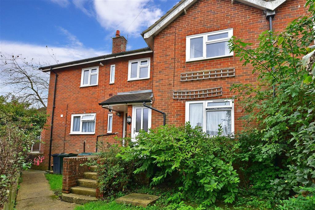 Wykeham Grove, Leeds, Maidstone, Kent 2 bed £210,000