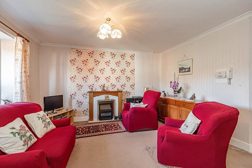 56 Kingsknowes Village, Galashiels... 1 bed flat £85,000